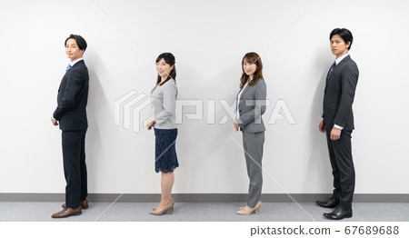 社會距離 67689688