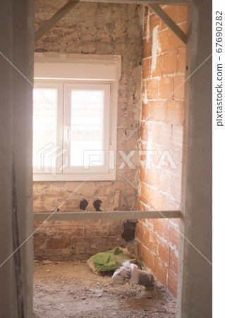 Building renovation works in appartment 67690282