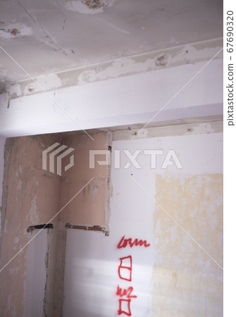Building renovation works in appartment 67690320