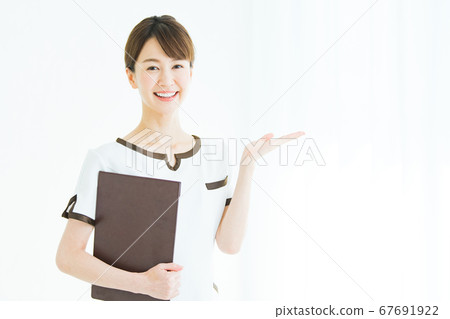 Beauty business woman Beauty business woman 67691922
