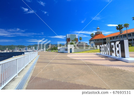Poai Shiosai Park, a view of Kobe cityscape and Mt. Rokko in the distance 67693531