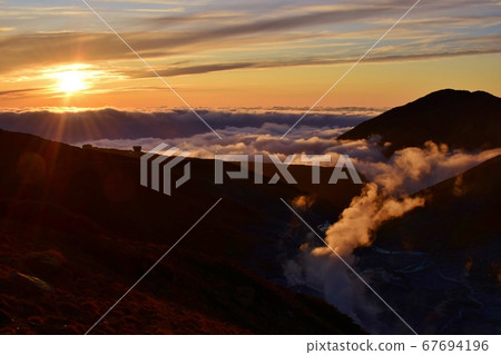 Tateyama Alpine Sunset over the Sea of Clouds Tateyama Alpine Sunset over the Sea of Clouds 67694196
