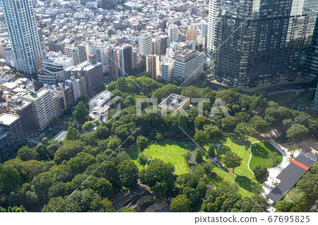 從東京都廳南天文台看到的新宿中央公園 從東京都廳南天文台看到的新宿中央公園 67695825