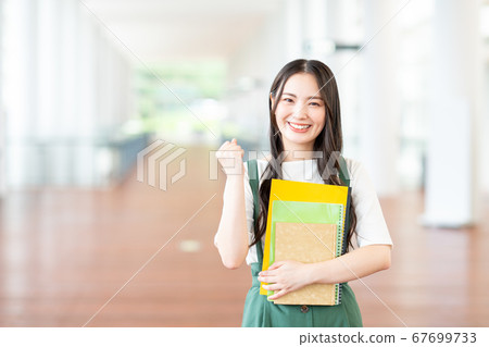 Campus college student 67699733