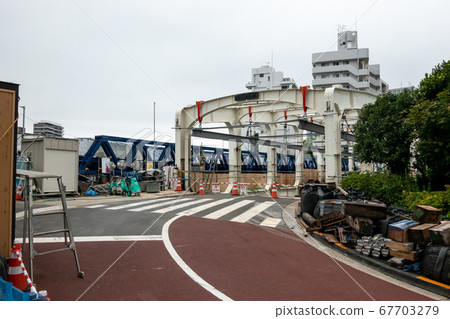 Hokaibashi under construction 67703279