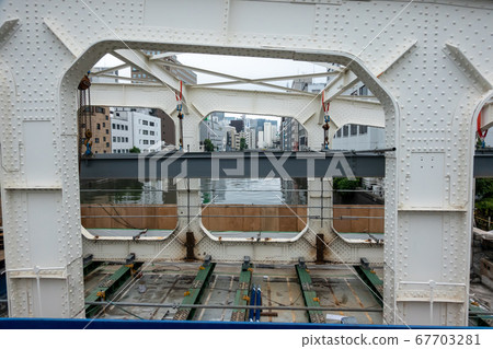 Hokaibashi under construction 67703281