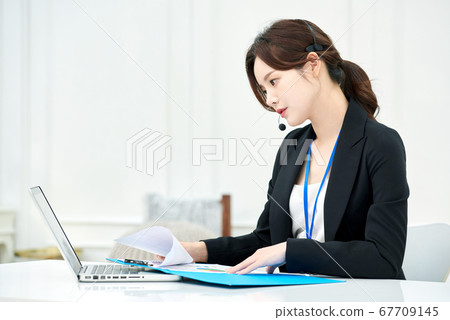 Business, woman, office worker Business, woman, office worker 67709145