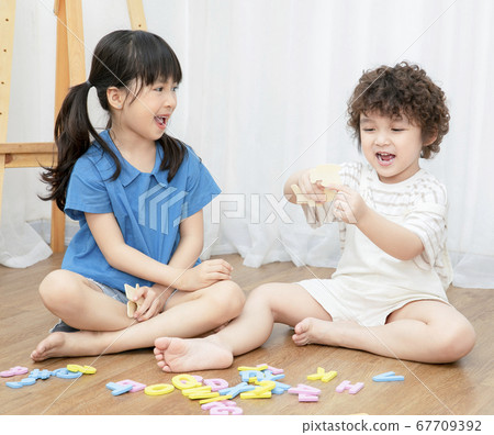 Children play family 67709392