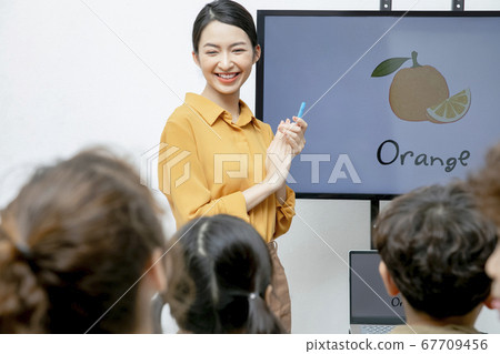 Child teacher study 67709456