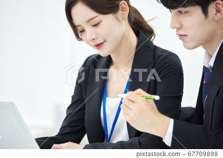 Business woman male counselor Business woman male counselor 67709898