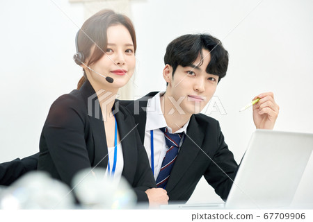Business woman male counselor 67709906