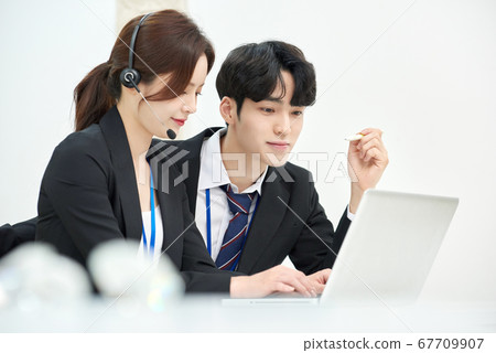 Business woman male counselor Business woman male counselor 67709907