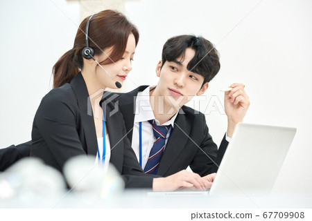 Business woman male counselor Business woman male counselor 67709908