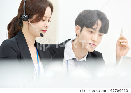 Business woman male counselor 67709910