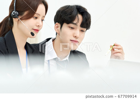 Business woman male counselor 67709914