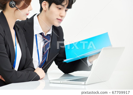 Business woman male counselor Business woman male counselor 67709917