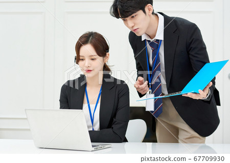 女商人男性顧問 女商人男性顧問 67709930