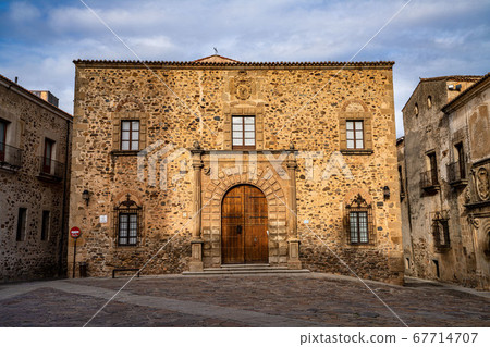 Episcopal Palace in Caceres, Extremadura, Spain. 67714707