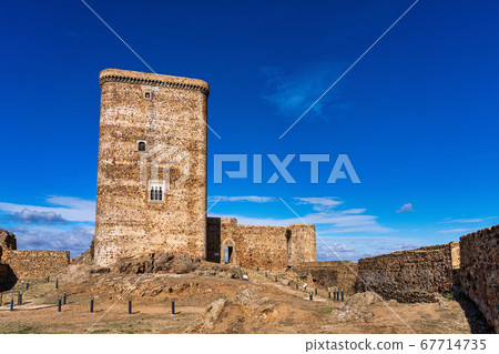 Ancient medieval castle in Feria. Extremadura. 67714735