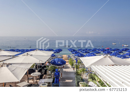 Nice Beach 67715213