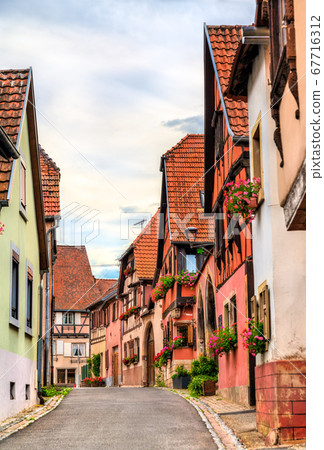 Traditional houses in Obernai - Alsace, France Traditional houses in Obernai - Alsace, France 67716312