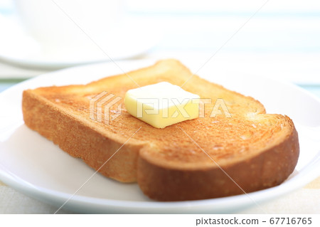 美味的烤麵包和咖啡 美味的烤麵包和咖啡 67716765