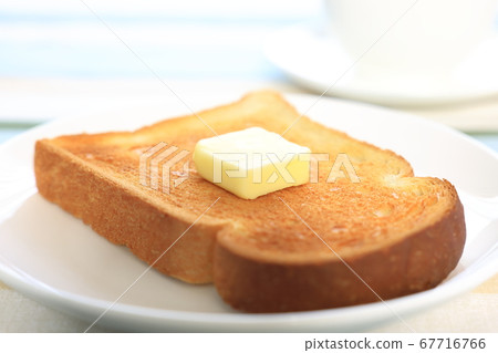 美味的烤麵包和咖啡 美味的烤麵包和咖啡 67716766