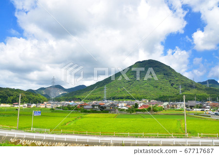 Scenery from the window of Sanyo Main Line from Shimonoseki Station to Tokuyama Station 67717687