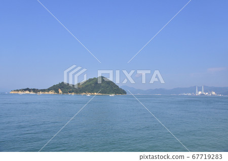 Scenery of Okunoshima (Usagi Island) and ferry route to the island 67719283