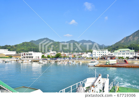Scenery of Okunoshima (Usagi Island) and ferry route to the island 67719306