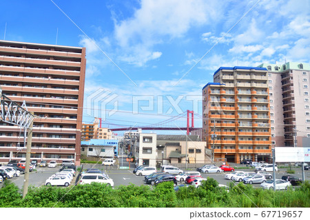 從博多站到小倉站的鹿兒島本線列車窗口的風景 從博多站到小倉站的鹿兒島本線列車窗口的風景 67719657