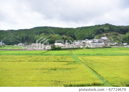 Scenery from the Kagoshima Main Line train window from Hakata Station to Kokura Station Scenery from the Kagoshima Main Line train window from Hakata Station to Kokura Station 67719679