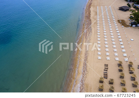 Sea beach 67723245