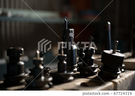 Cutting tools 67724319