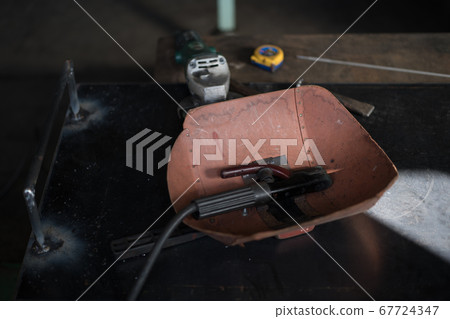 Welding operation 67724347
