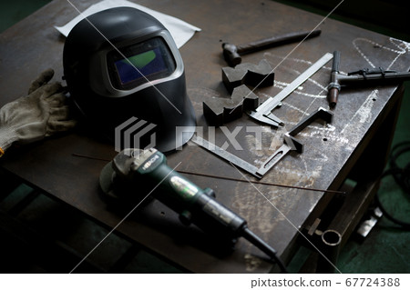 Welding operation 67724388
