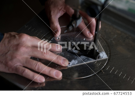 拼圖切割工作 67724553