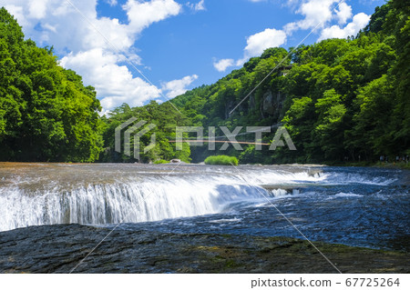Fukiwari Valley of fresh green 67725264