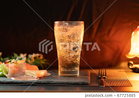 Highball and ham salad 67725885