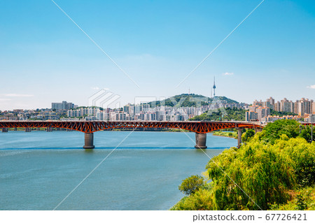 Seongsu Bridge and Seoul city view at Han river park in Korea Seongsu Bridge and Seoul city view at Han river park in Korea 67726421