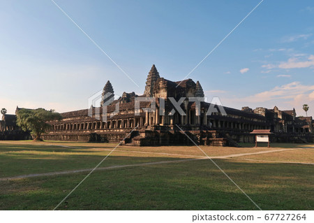 Side view of Angkor Wat, Cambodia 67727264