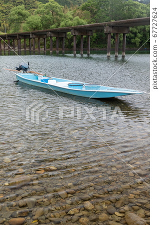 Shimanto River Katsuma Subsidence Bridge -Bridge where the surface of the bridge is below the surface during flood- 67727624