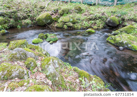 One third spring One third spring 67731854