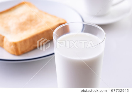 Milk and butter toast Milk and butter toast 67732945