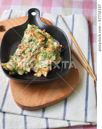 韓國傳統食品蔬菜煎餅 67738187