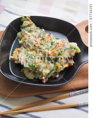 韓國傳統食品蔬菜煎餅 韓國傳統食品蔬菜煎餅 67738191