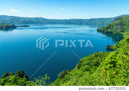 [Lake Towada, Aomori Prefecture] A large panoramic view of Lake Towada from the view 67738202