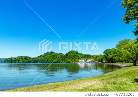 [Lake Towada, Aomori Prefecture] Gozengahama, a closed shore on the lake Towada 67738205