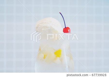 Transparent cream soda Transparent cream soda 67739928