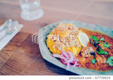 Fashionable cafe curry 67739929